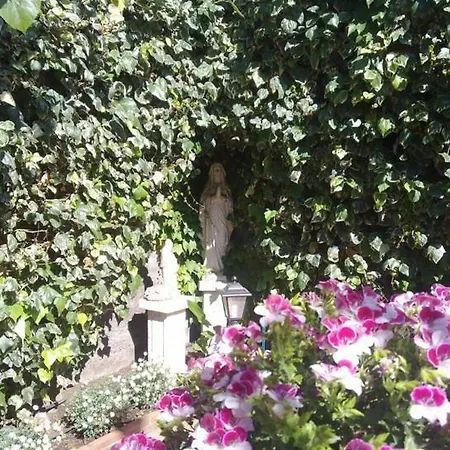 Etna House Bed and Breakfast 3*