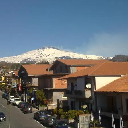 Alojamento de Acomodação e Pequeno-almoço Etna House