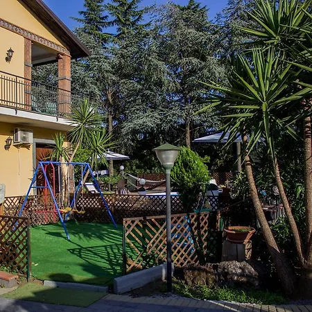 埃特纳之家住宿加早餐旅馆 住宿加早餐酒店 尼科洛西